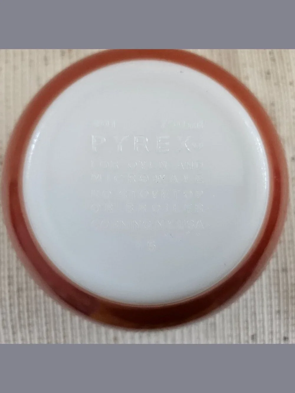 Pyrex 401 Vintage Mixing Bowl